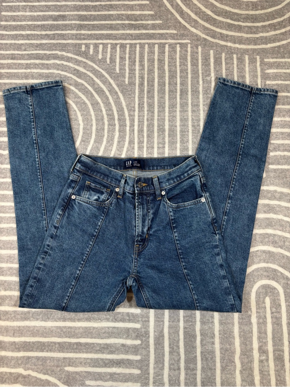 Gap Jeans, High-Rise Straight Front Seam, Stone Wash Denim, Size 2, 26R, 26x30 - Picture 4 of 10